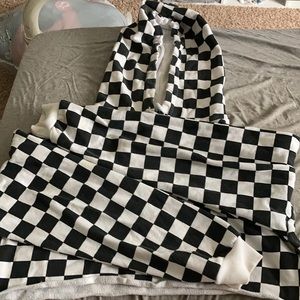 forever 21 black and white checkered crop top. size medium.